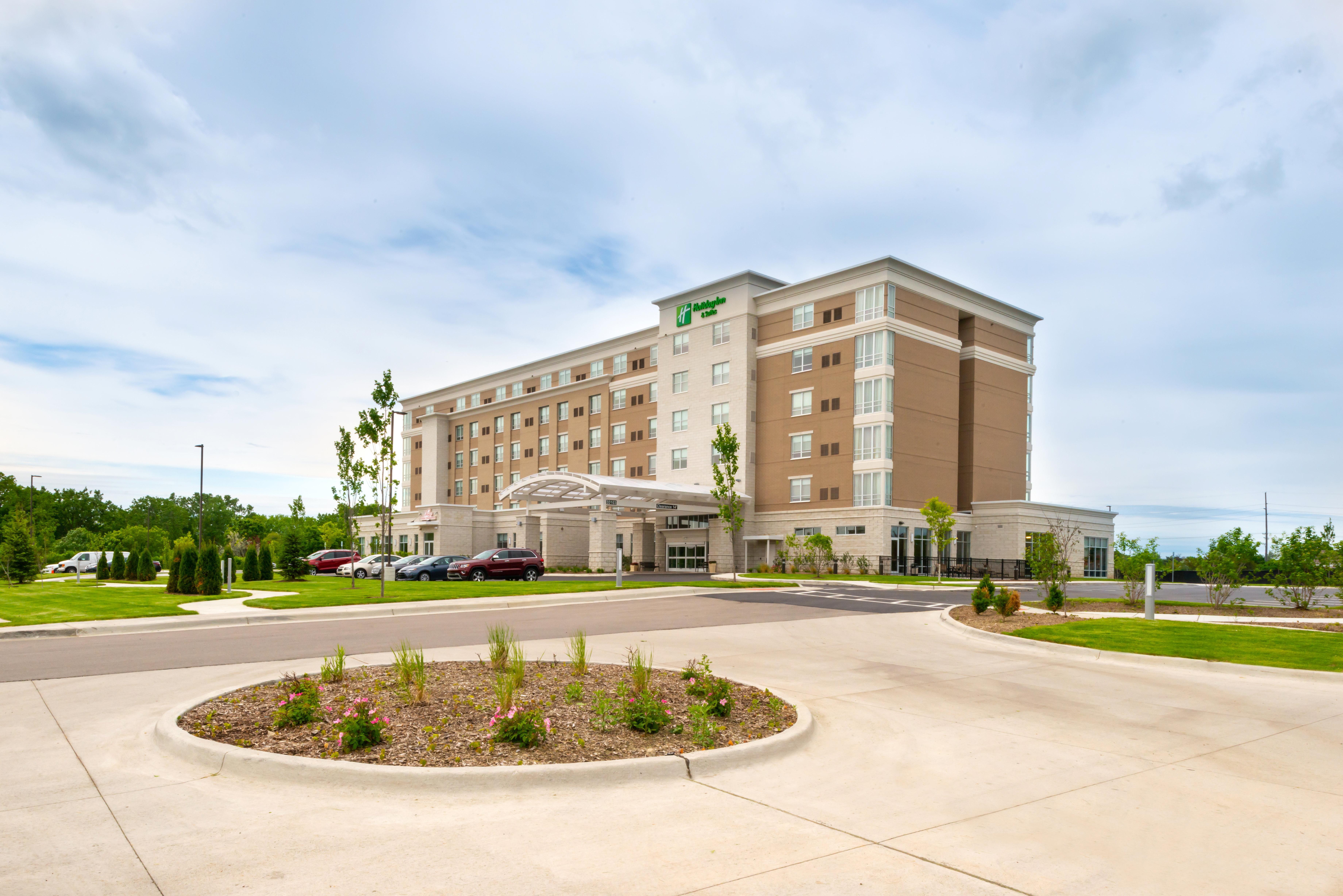 Holiday Inn & Suites - Farmington Hills - Detroit Nw By Ihg Exterior photo