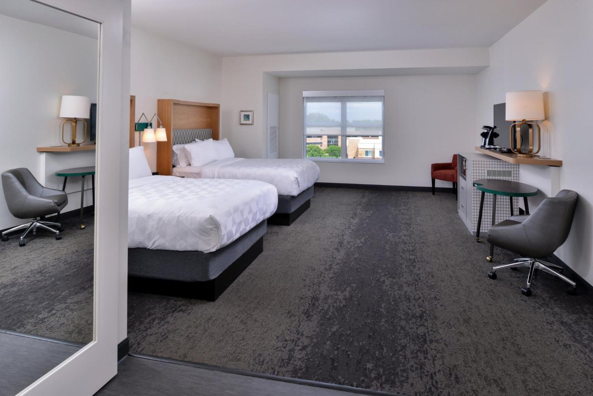 Holiday Inn & Suites - Farmington Hills - Detroit Nw By Ihg Exterior photo