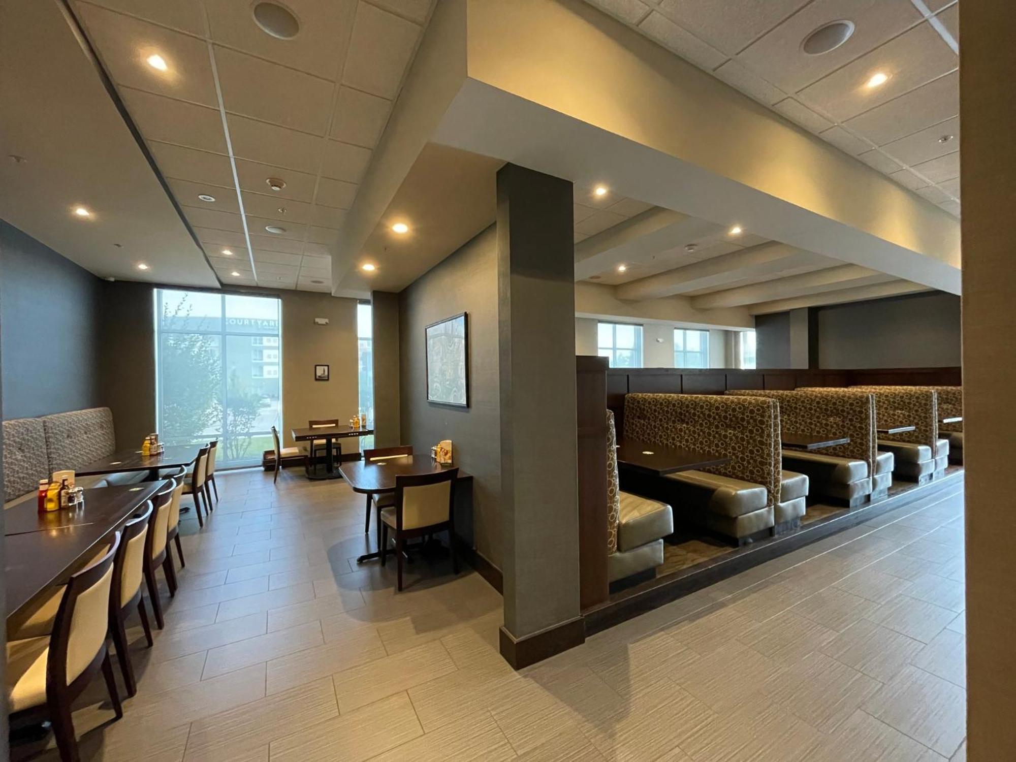 Holiday Inn & Suites - Farmington Hills - Detroit Nw By Ihg Exterior photo